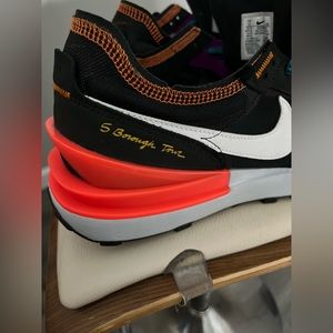 Nike Waffle One SE 5 Boroughs Black